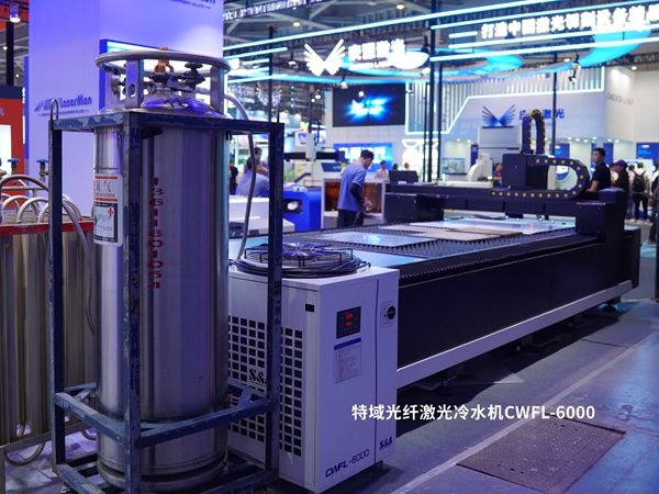 �����и��